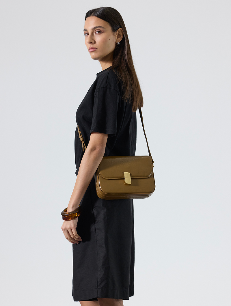 Alice medium - leather shoulder bag with gold clasp – nat & nin Alice medium - leather shoulder bag with gold clasp – nat & nin