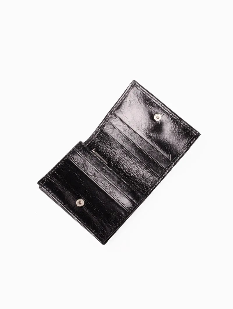 Lizzie Portefeuille compact avec porte carte en cuir. D couvrez